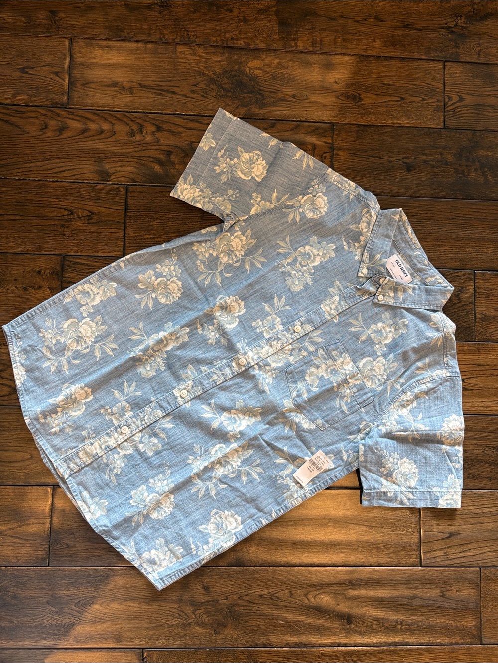 NWT Old Navy Lightweight Denim Floral Short-Sleeve Button-Down Shirt